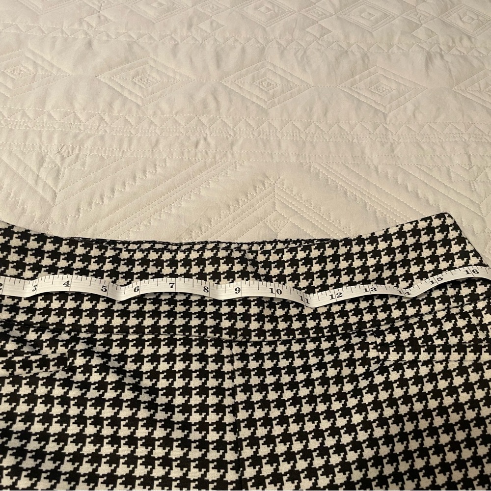 New York & Company Monochrome Houndstooth Straight Leg Pants - Picture 7 of 7